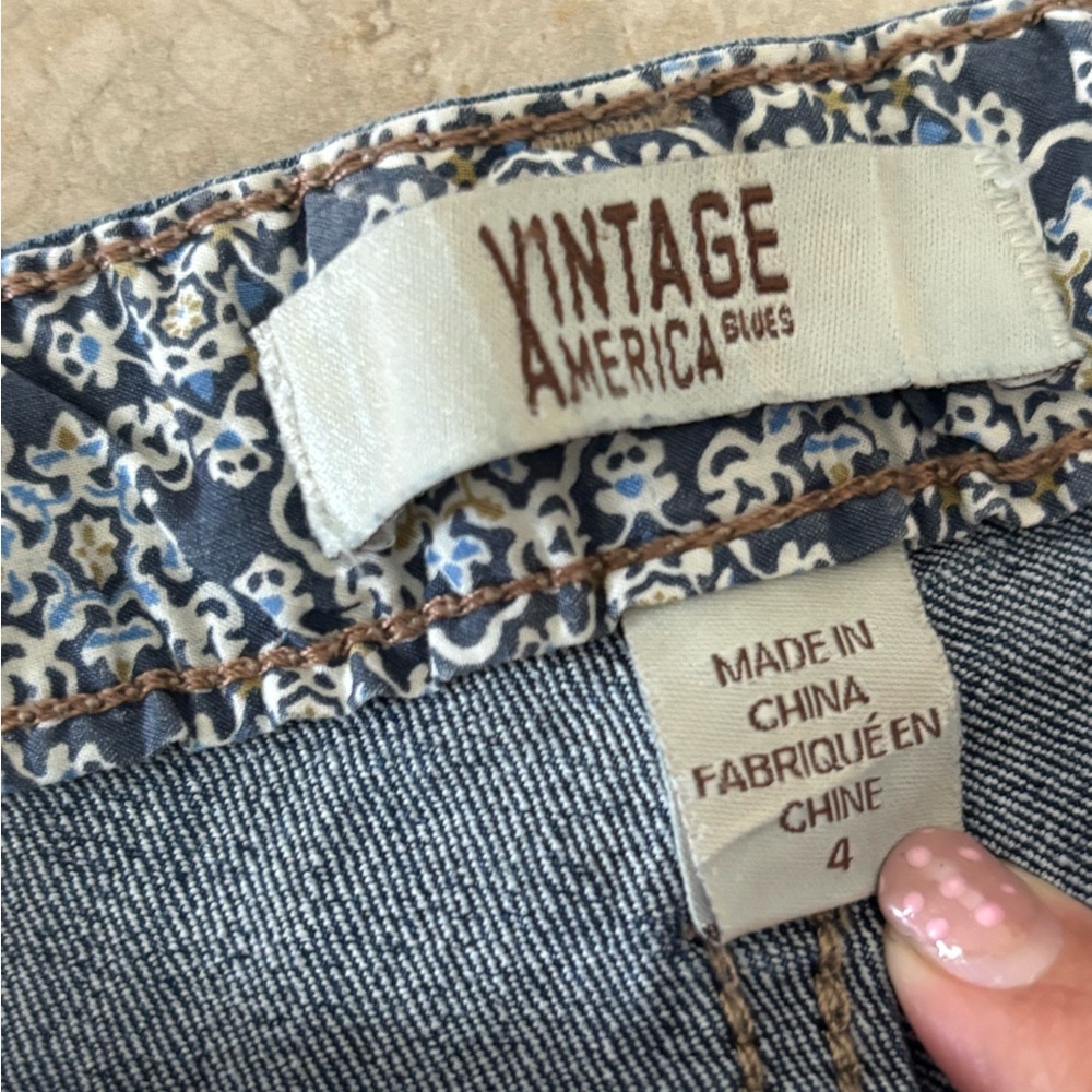 Vintage America Blue Boyfriend Floral Straight Leg Jeans Floral Embroidery EUC - Picture 4 of 7